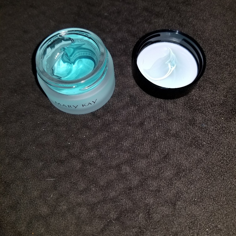 Indulge Soothing Eye Gel